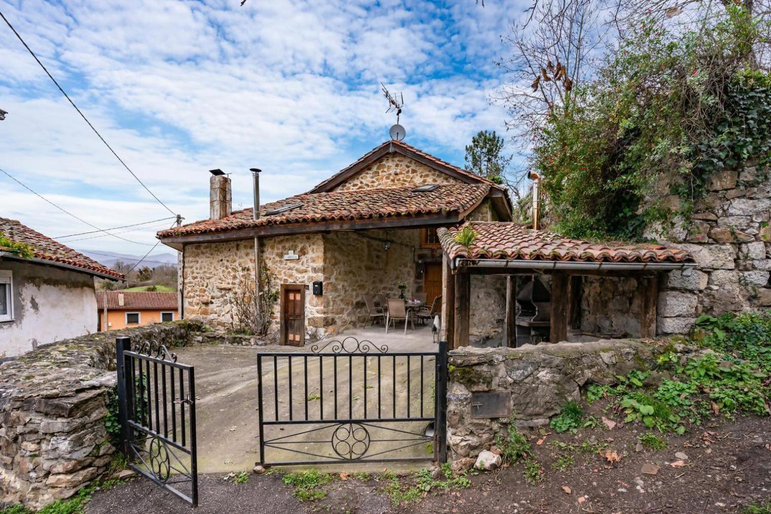 Casa Rural La Carrozal Senda Del Oso Орельейру Экстерьер фото