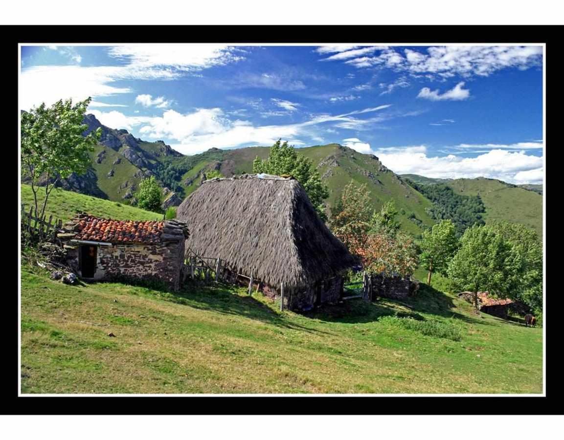 Casa Rural La Carrozal Senda Del Oso Орельейру Экстерьер фото